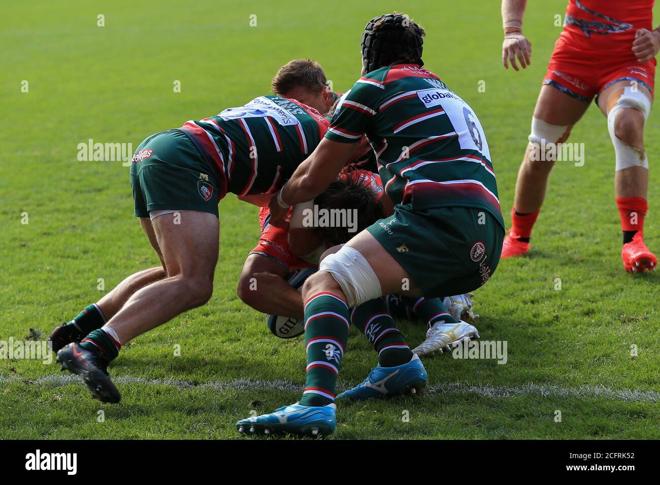 Tom Curry of Sale Sharks drives for the line during the English championship Gallagher Premiership Rugby Union match between Leicester Tigers and Sale Stock Photo