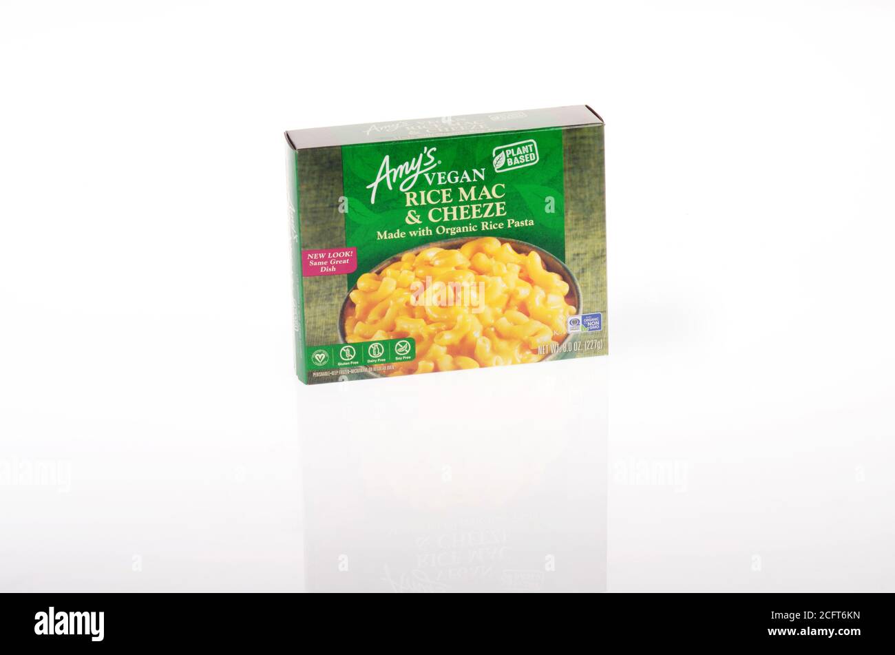 Amy’s Vegan Macaroni & Cheeze made with organic rice pasta Stock Photo