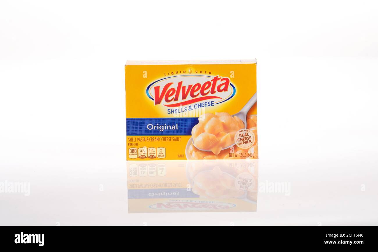 Box of Velveeta macaroni & cheese, shells & cheese pasta in a creamy sauce Stock Photo