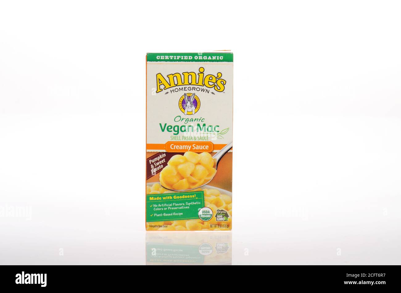 Annie’s Organic Vegan Mac & creamy cheese like sauce Stock Photo