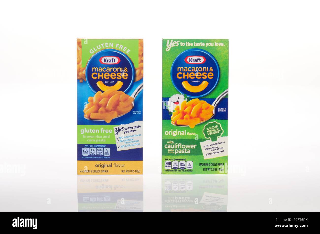Kraft Gluten Free Macaroni & Cheese  and Cauliflower Mac & Cheese boxes Stock Photo