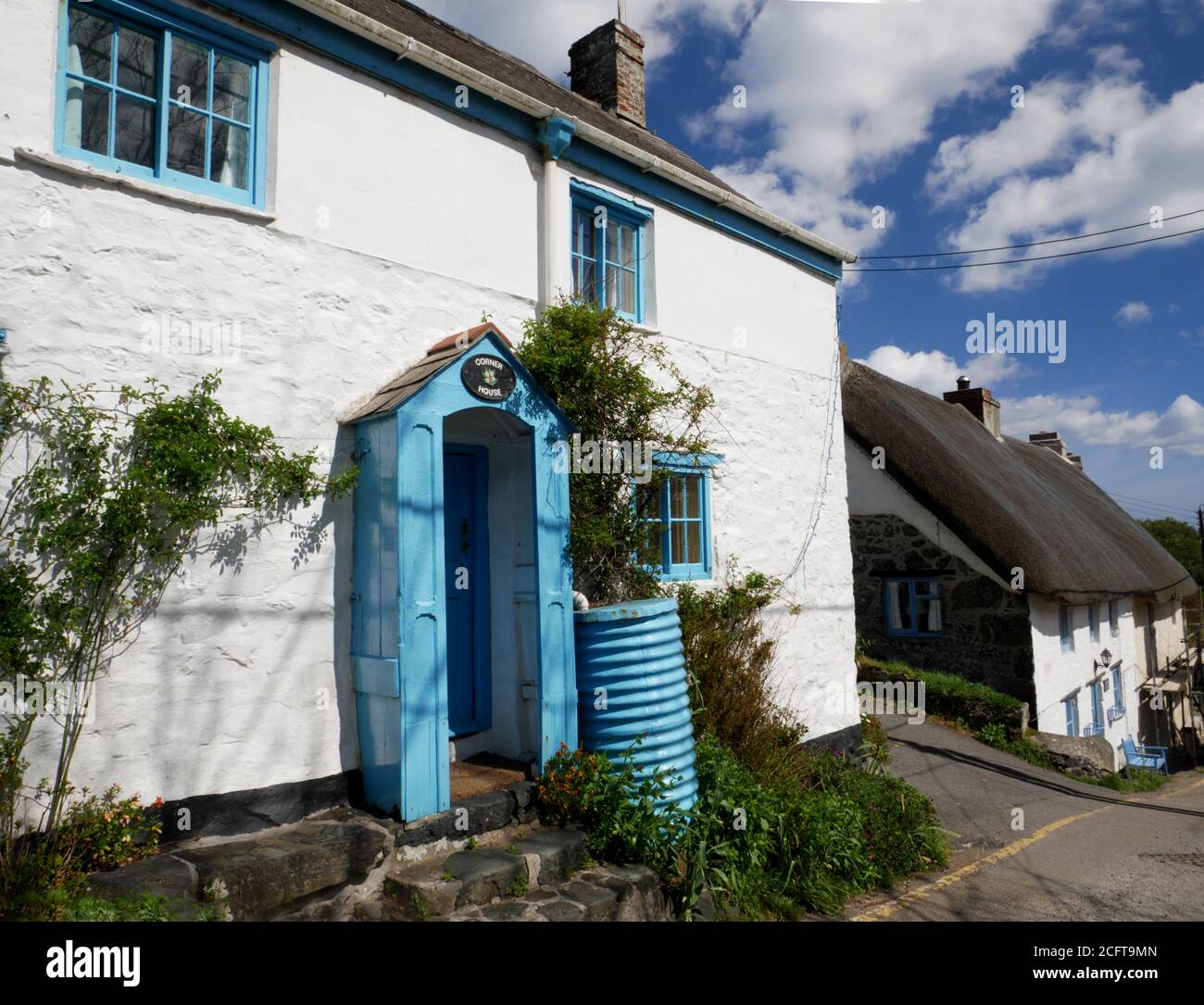 Cottage in Cadgwith, Cornwall Stock Photo Alamy