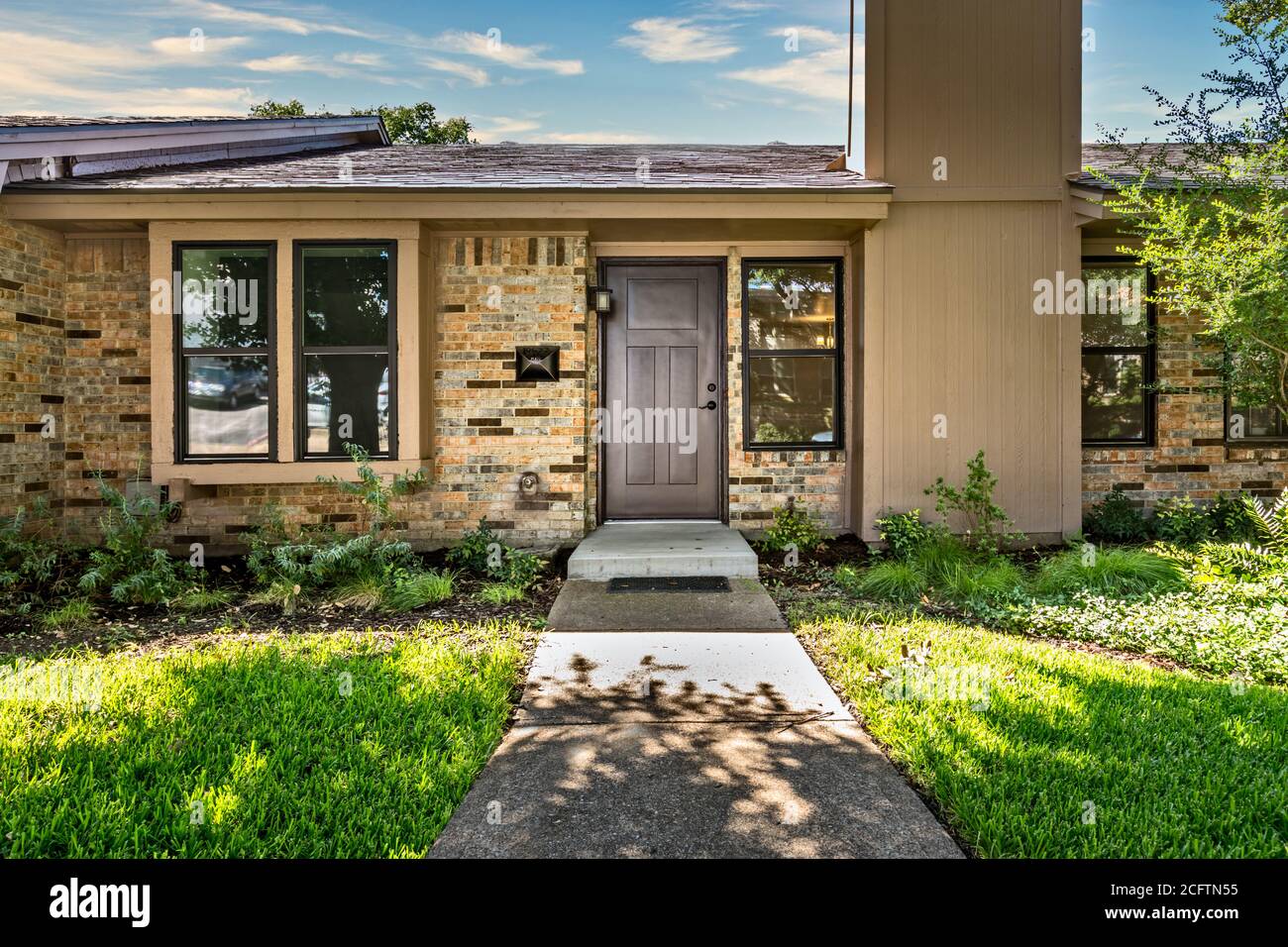 Entrance of a one story house in Dallas Texas, USA Stock Photo - Alamy