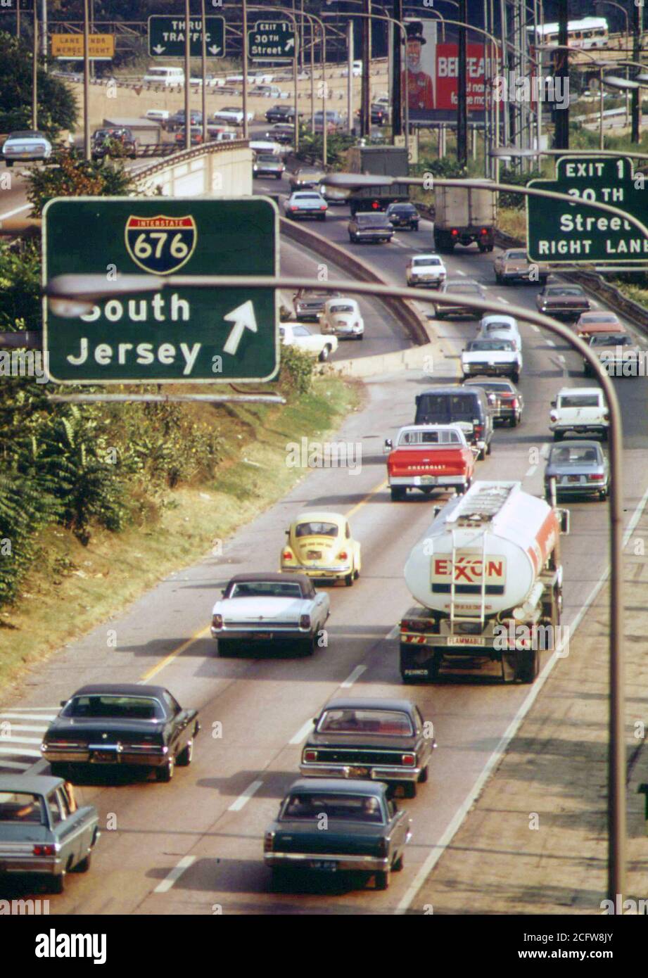 Schuykill Expressway (I-676) Speeds Traffic Between Center City And The Northern And Western Suburbs, August 1973 Stock Photo