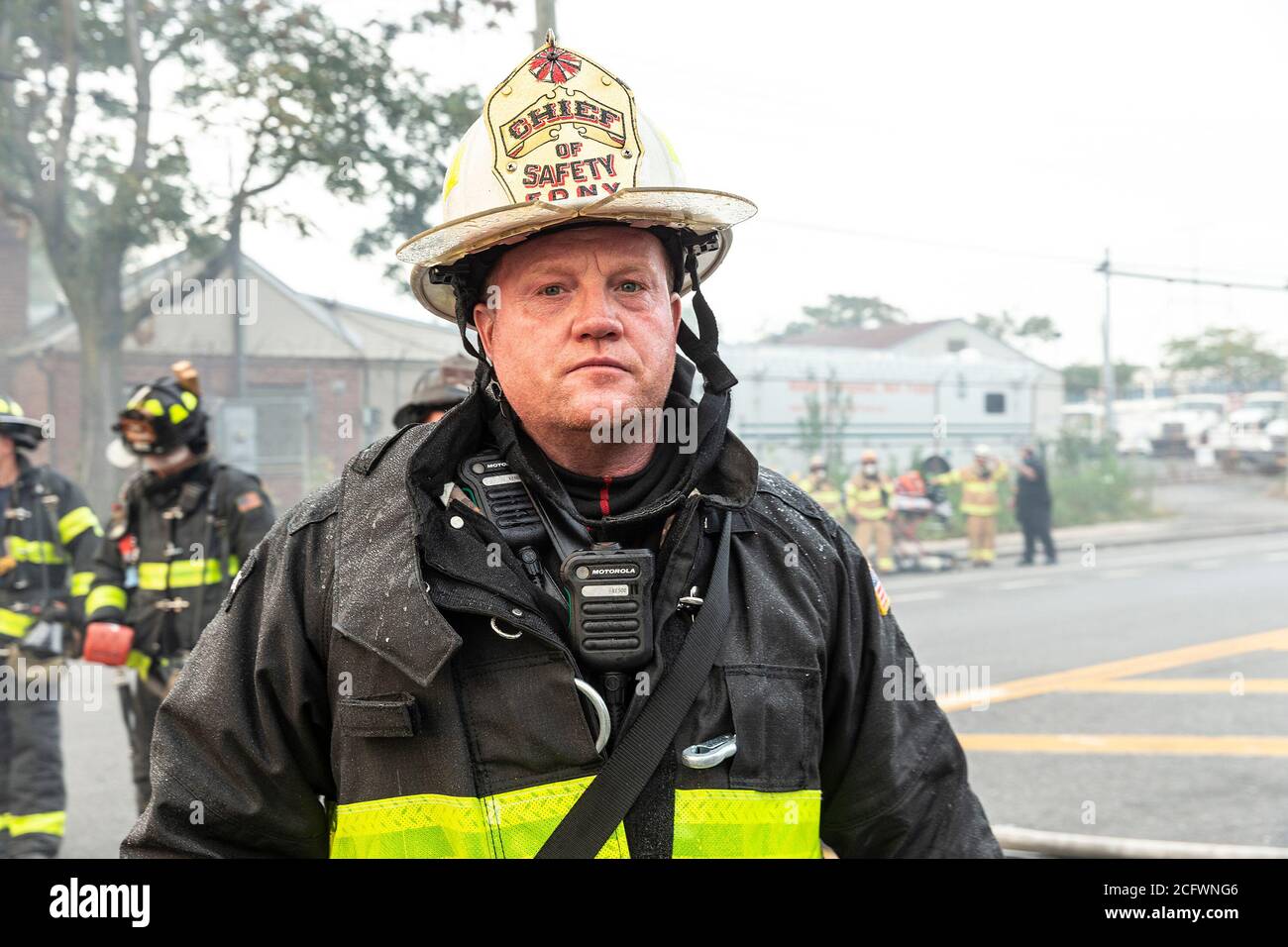 Fdny ladder 4 hi-res stock photography and images - Alamy