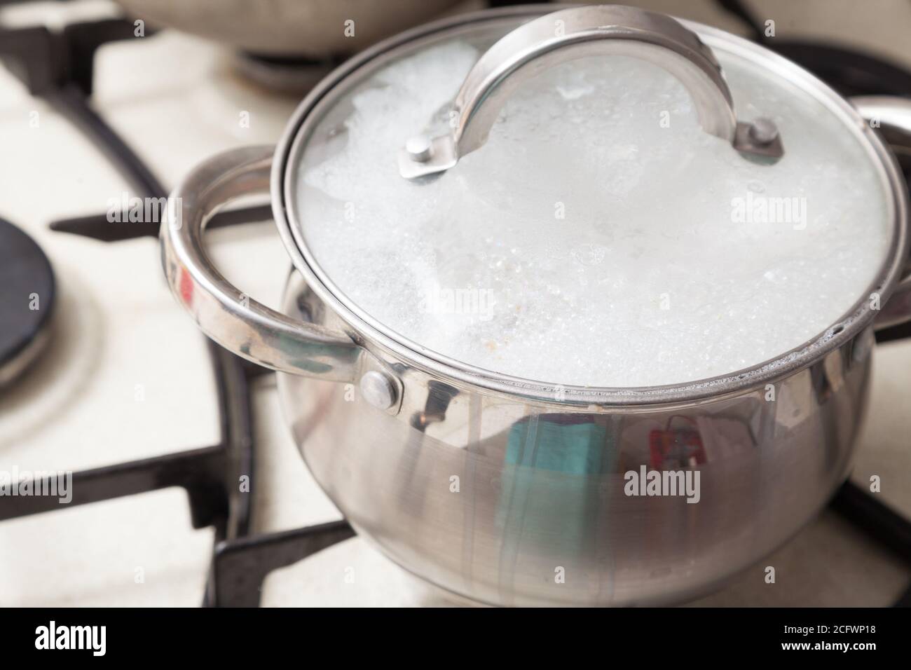 https://c8.alamy.com/comp/2CFWP18/closeup-of-cooking-pot-with-boiling-soup-2CFWP18.jpg