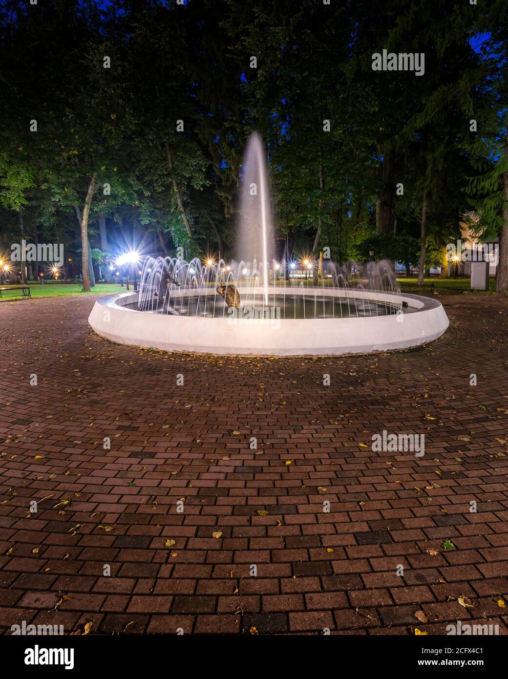 Blurred outdoor scene benches hi-res stock photography and images - Alamy
