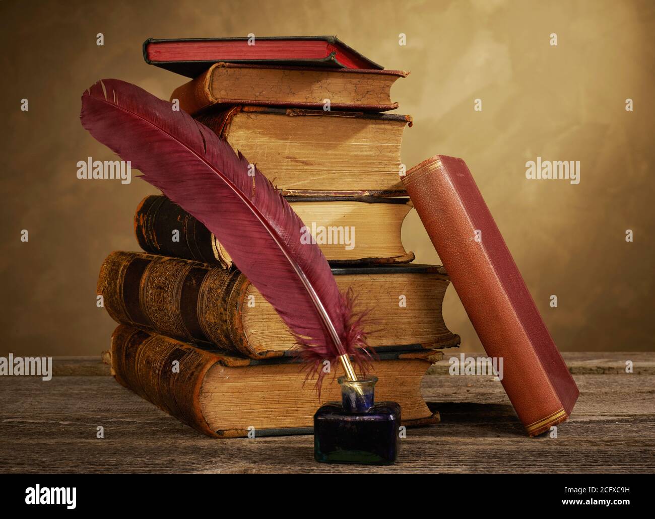 Ink pot and quill hires stock photography and images Alamy