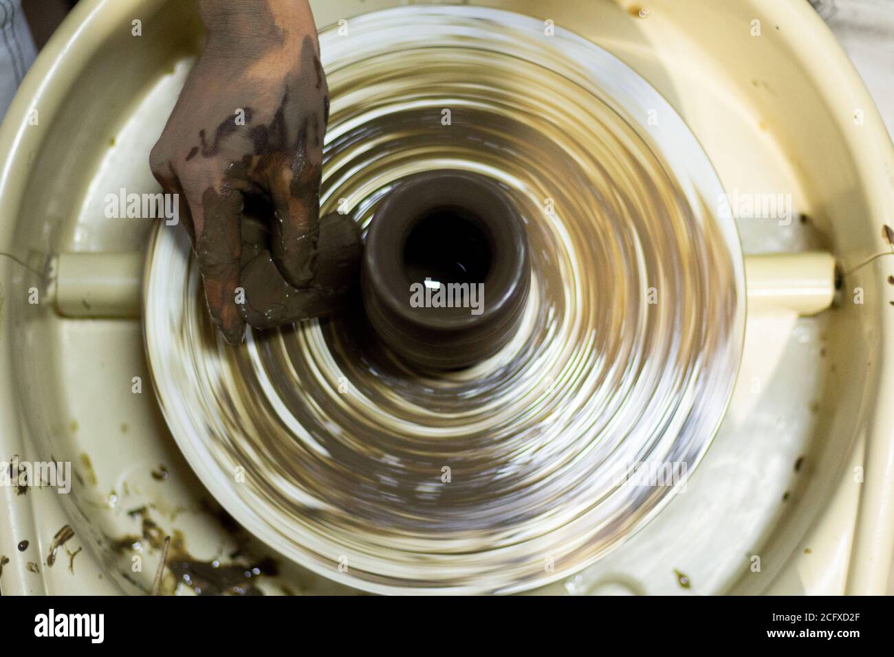 Pottery Plate Process Ceramic manufacturing process hi-res stock photography and images - Alamy