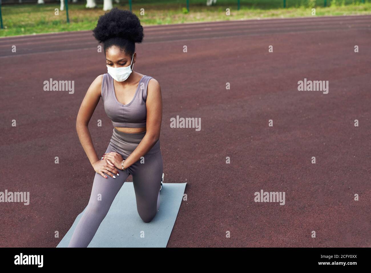 Black female athlete hi-res stock photography and images - Alamy