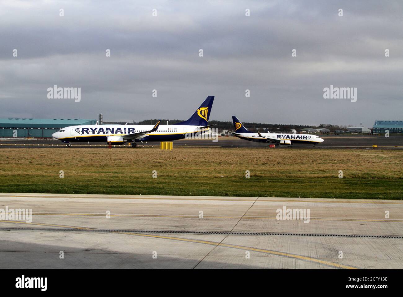 Aircraft hanger maintainance hi-res stock photography and images - Alamy