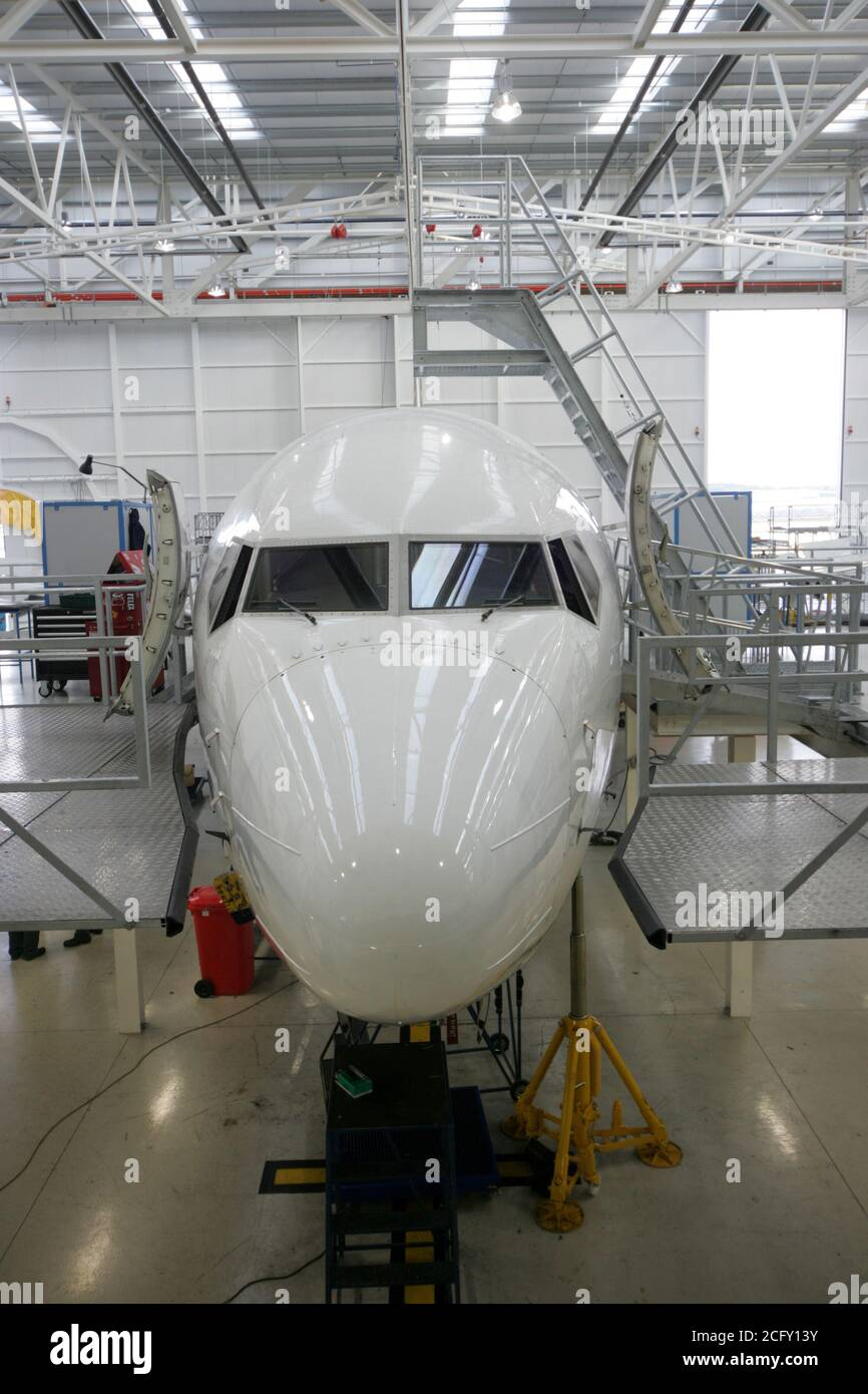 Aircraft hanger maintainance hi-res stock photography and images - Alamy