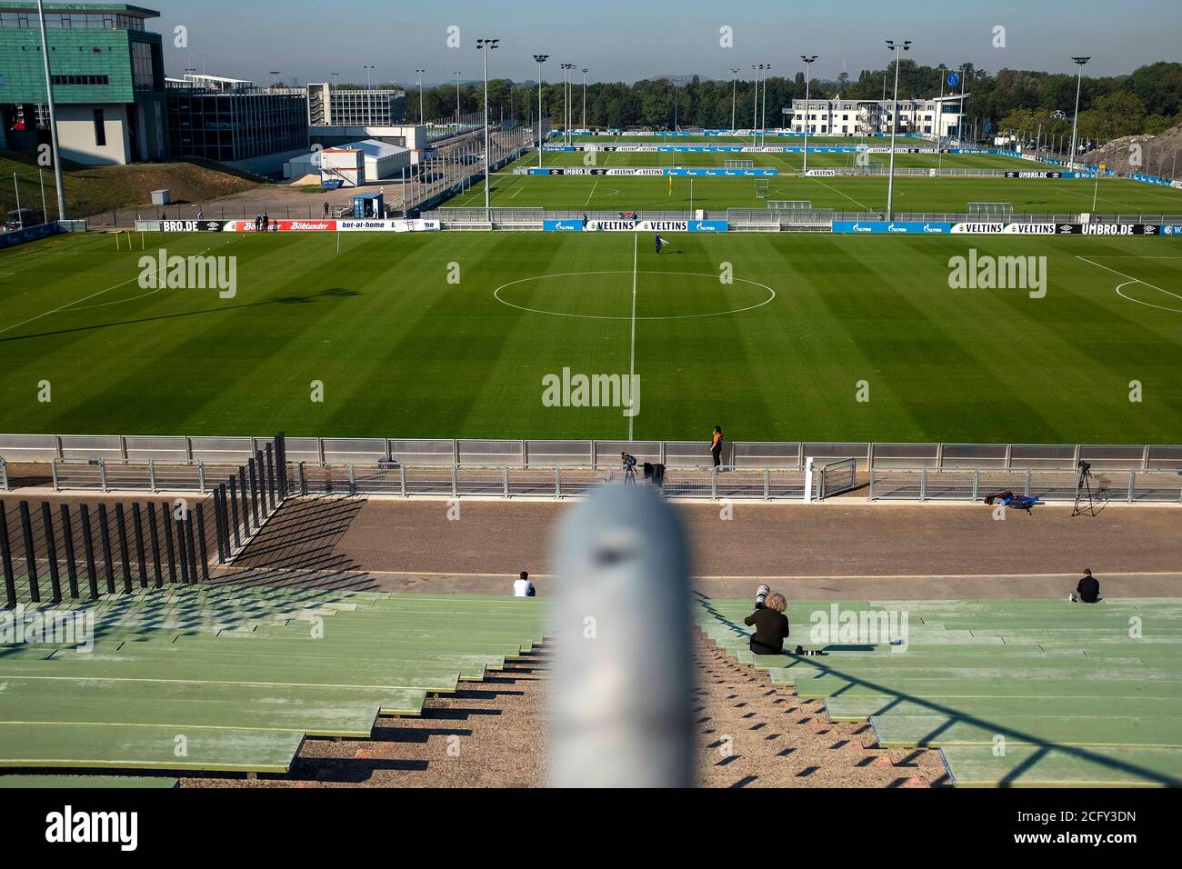 Gelsenkirchen, Deutschland. 02nd Sep, 2020. Feature, training grounds GE with the new Park Stadium (front), in the back the football 1. Bundesliga, training FC Schalke 04 (GE), on 02.09.2020 in Gelsenkirchen/Germany. ¬ | usage worldwide Credit: dpa/Alamy Live News Stock Photo