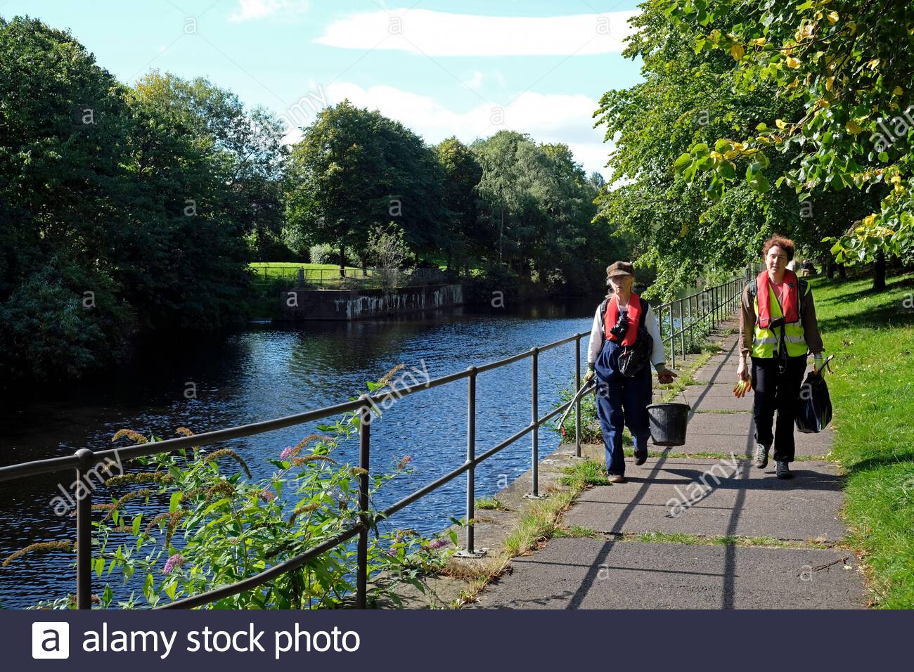 Edinburgh, Scotland, UK. 8th Sept 2020. The Water of Leith  Conservation Trust volunteers on their first cleanup of the river at the Leith Basin since March due to the Coronavirus lockdown.  Credit: Craig Brown/17�Թ����� Live News Stock Photo
