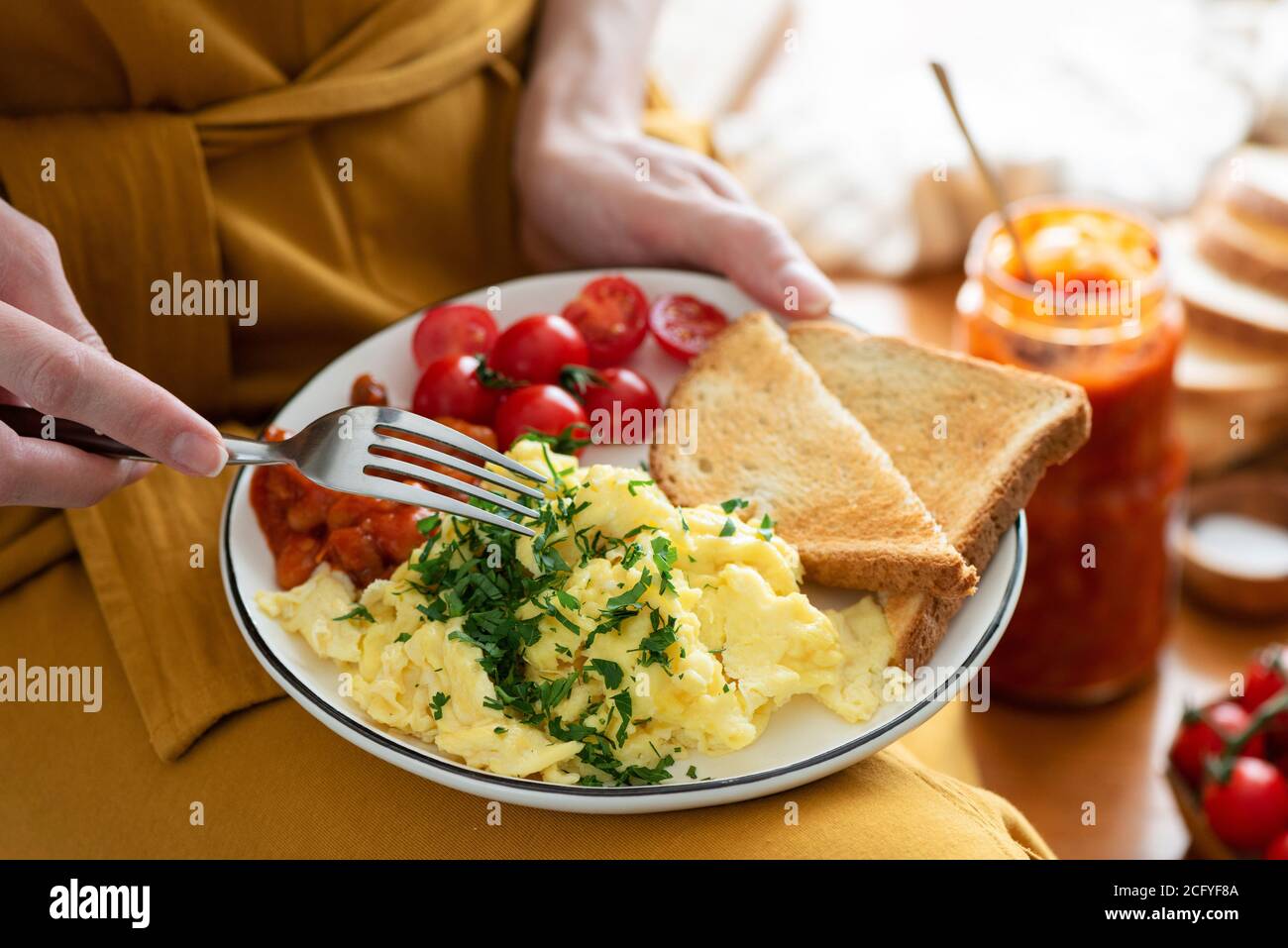 Omelette with toast and baked beans hires stock photography and images Alamy