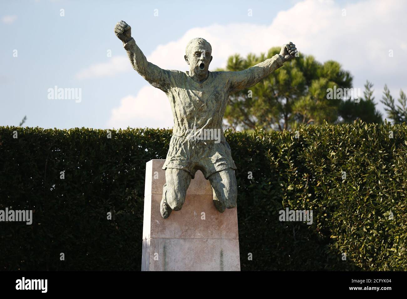 Alfredo di stefano statue hires stock photography and images Alamy