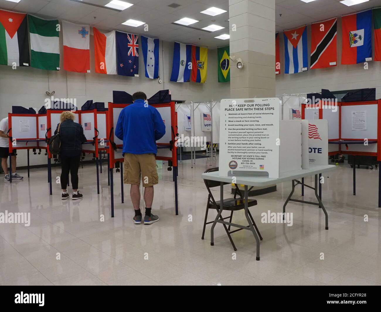 New hampshire voting polls hires stock photography and images Alamy