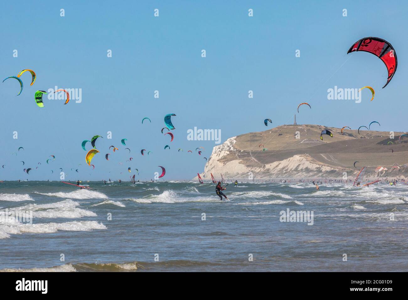 France, Pas de Calais, Wissant, kitesurfing and windsurfing with the Cape Blanc-Nez in the background Stock Photo