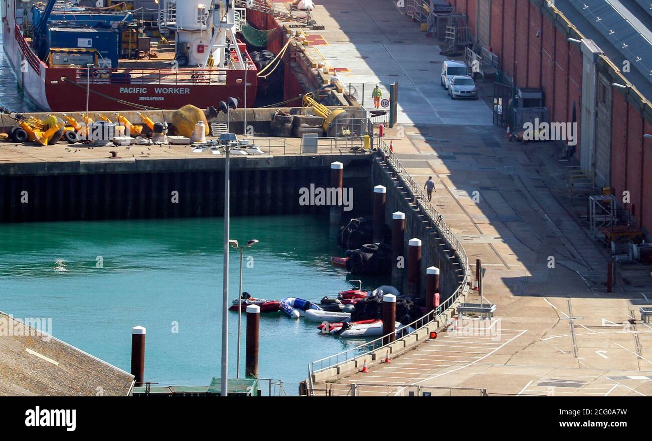 Migrant boats dover hi-res stock photography and images - Alamy