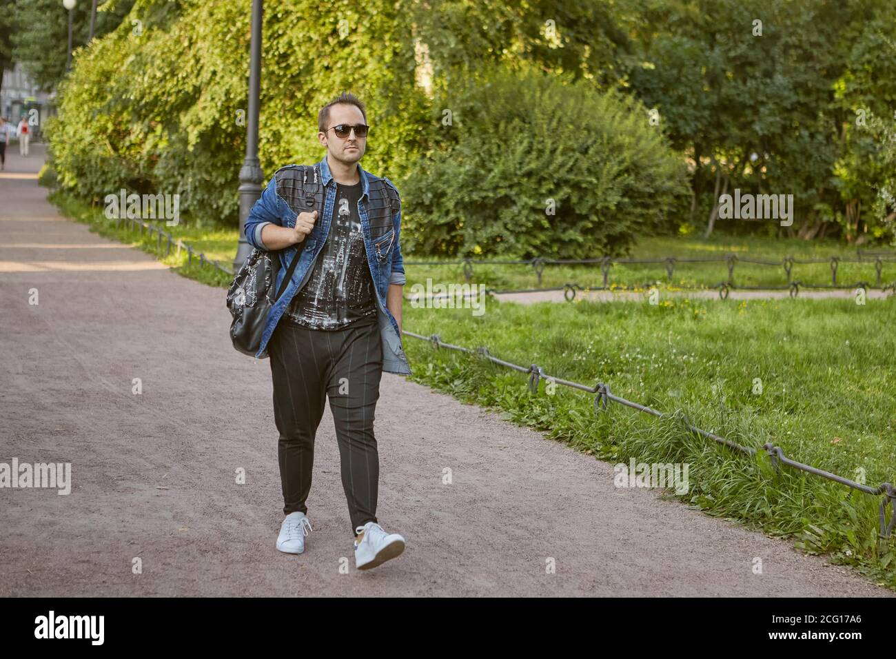 Walk With Rucksack Run city rucksack hi-res stock photography and images - Alamy