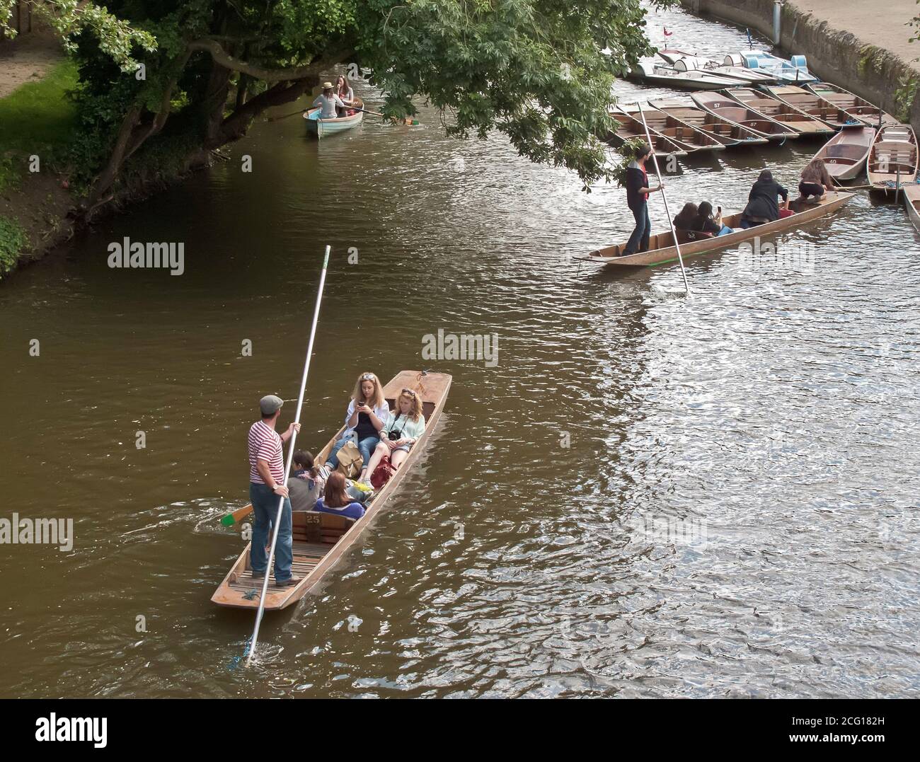 Punting on the River at Oxford, England, United Kingdom Stock Photo