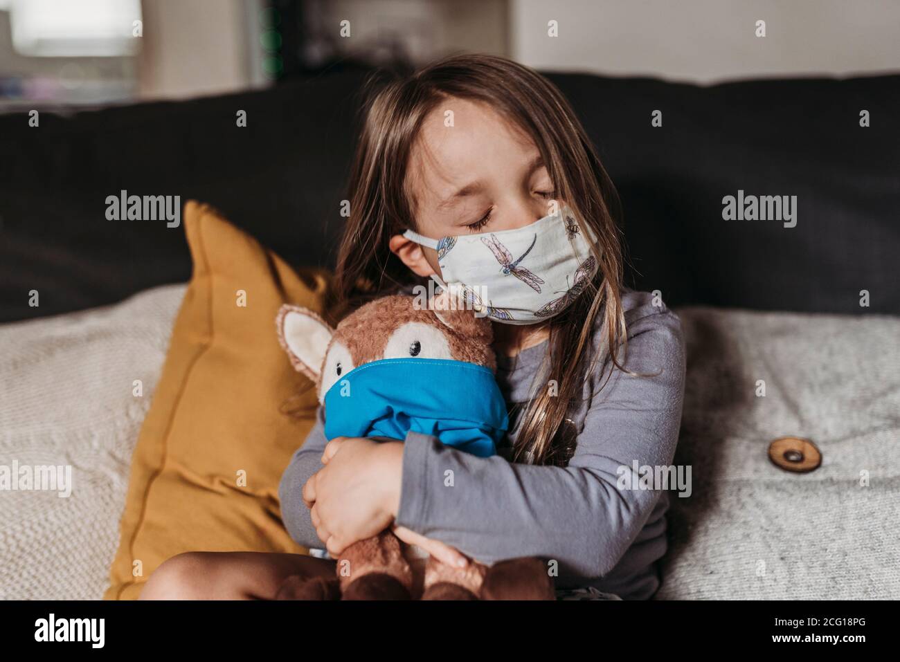 Cuddle Masks Human and animal masks hi-res stock photography and images - Alamy