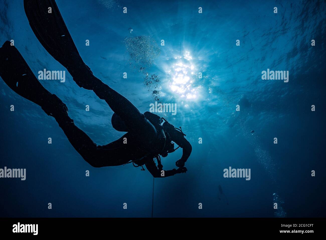 Scuba diver silhouette hi-res stock photography and images - Alamy