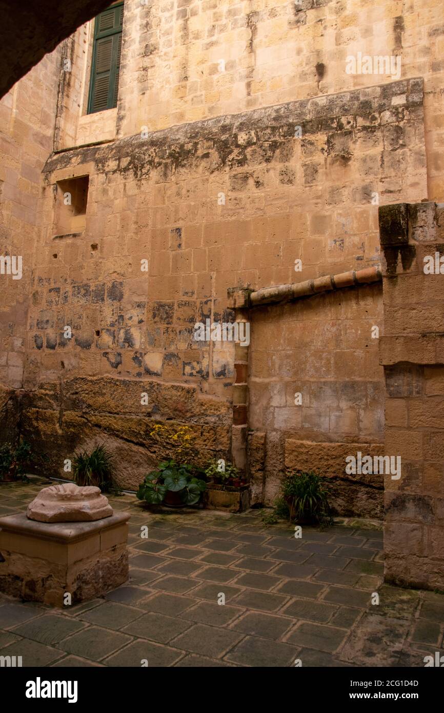 Prisoners Courtyard in the Inquisitor's Palace, Vittoriosa, Malta. Stock Photo