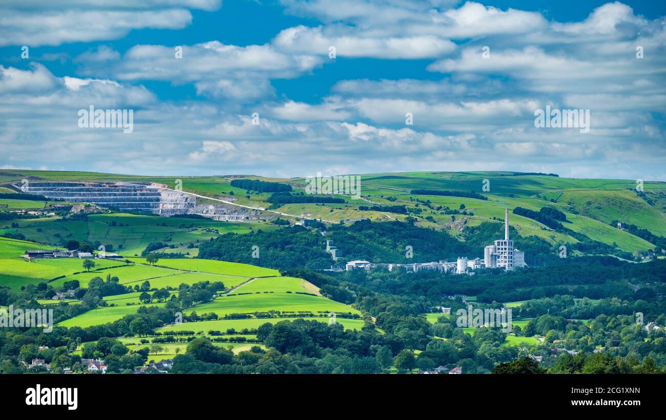Breedon cement works and quarry in the Hope Valley. Stock Photo