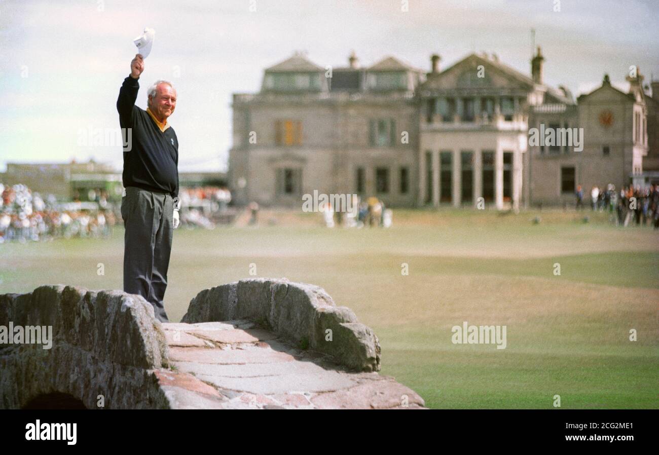 Arnold palmer waves farewell hires stock photography and images Alamy