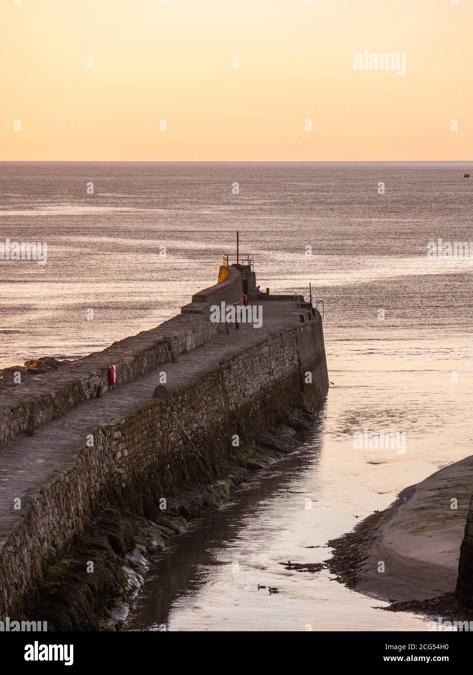 St andrews pier hires stock photography and images Alamy