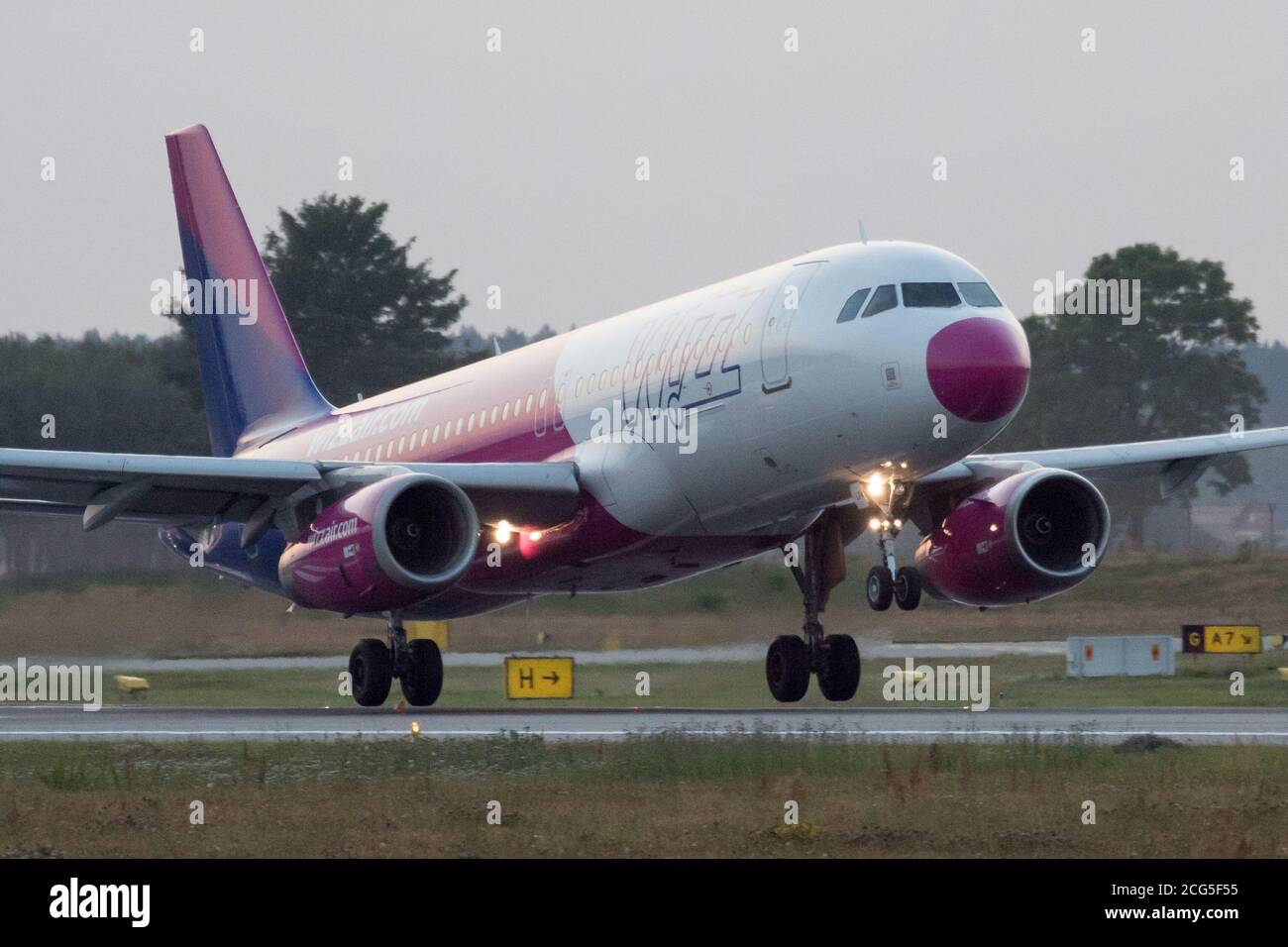 Low cost airline Wizz Air aircraft Airbus A320-232 in Gdansk, Poland. August 7th 2020 © Wojciech Strozyk / Alamy Stock Photo *** Local Caption *** Stock Photo