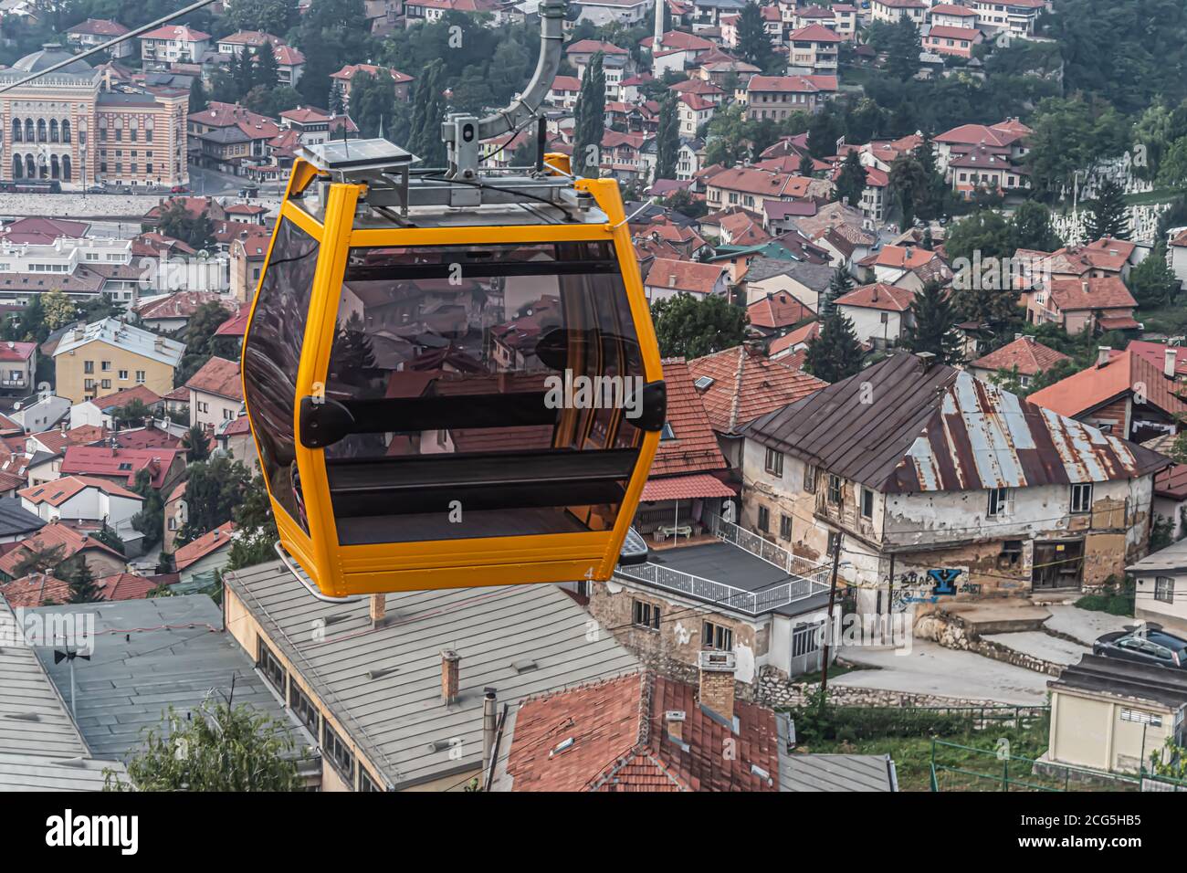 Roof gondola hi-res stock photography and images - Alamy