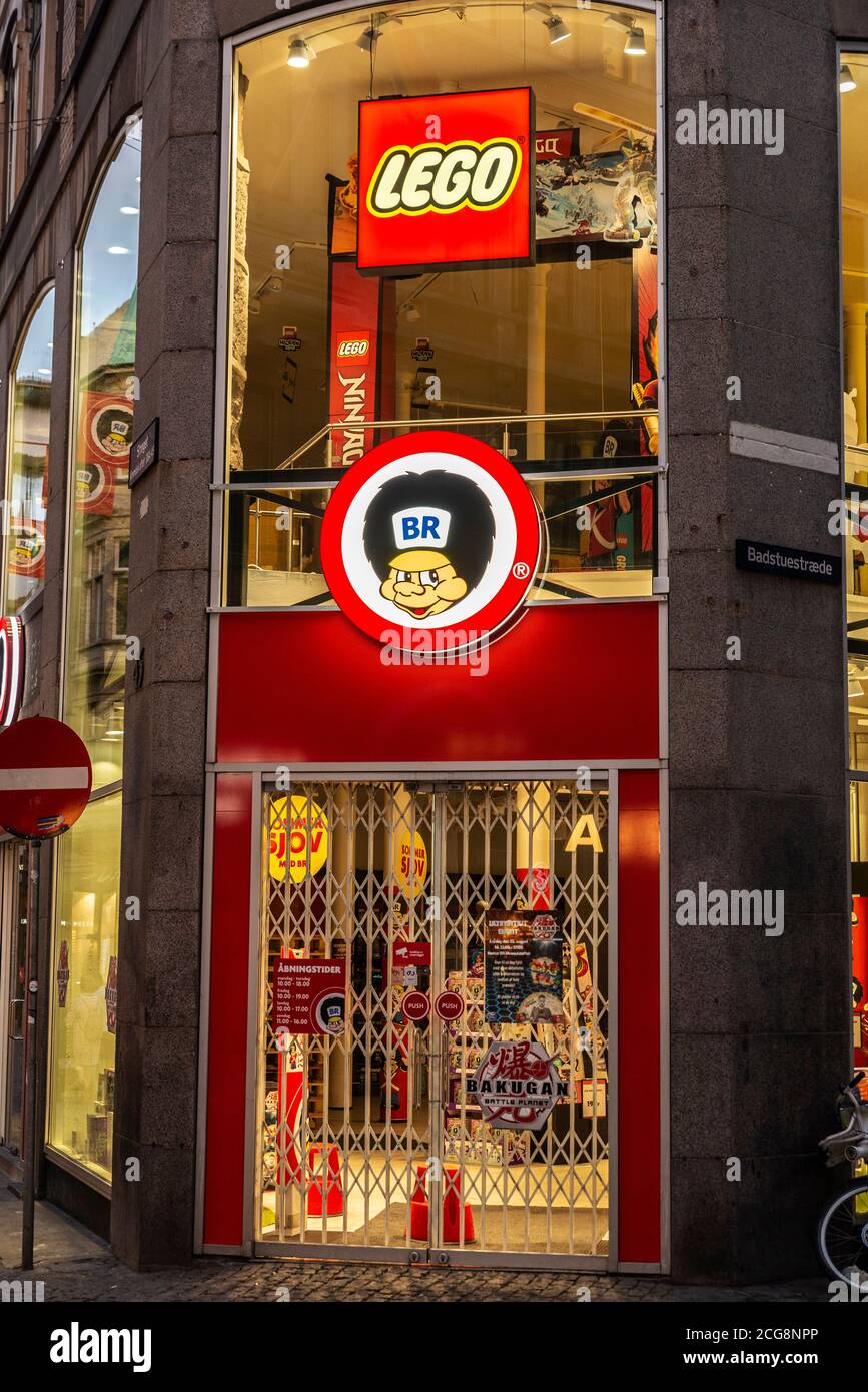 Copenhagen, Denmark August 26, 2019: Lego toy store located along Stroget shopping street in Copenhagen, Denmark Stock Photo - Alamy