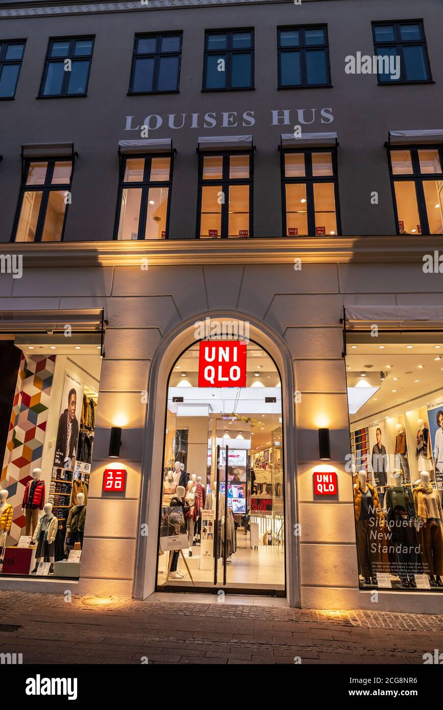 Uniqlo store clothing hi-res stock photography and images - Alamy