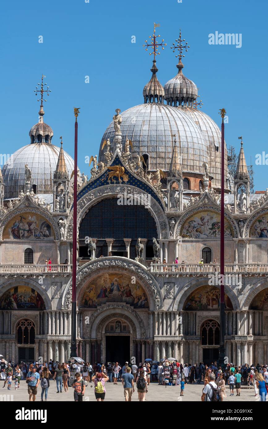 Venedig, Markusplatz (Piazza San Marco), Markusdom (Basilica di San Marco), Westfassade Stock Photo