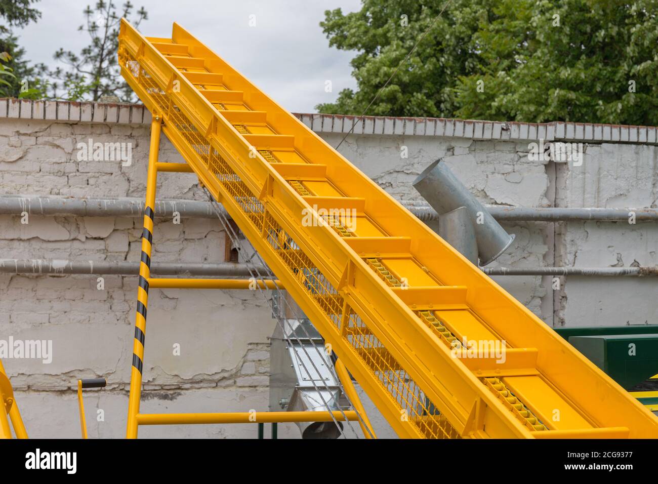 Conveyor Chain for Transport Corncob and Hay Bales Stock Photo Alamy