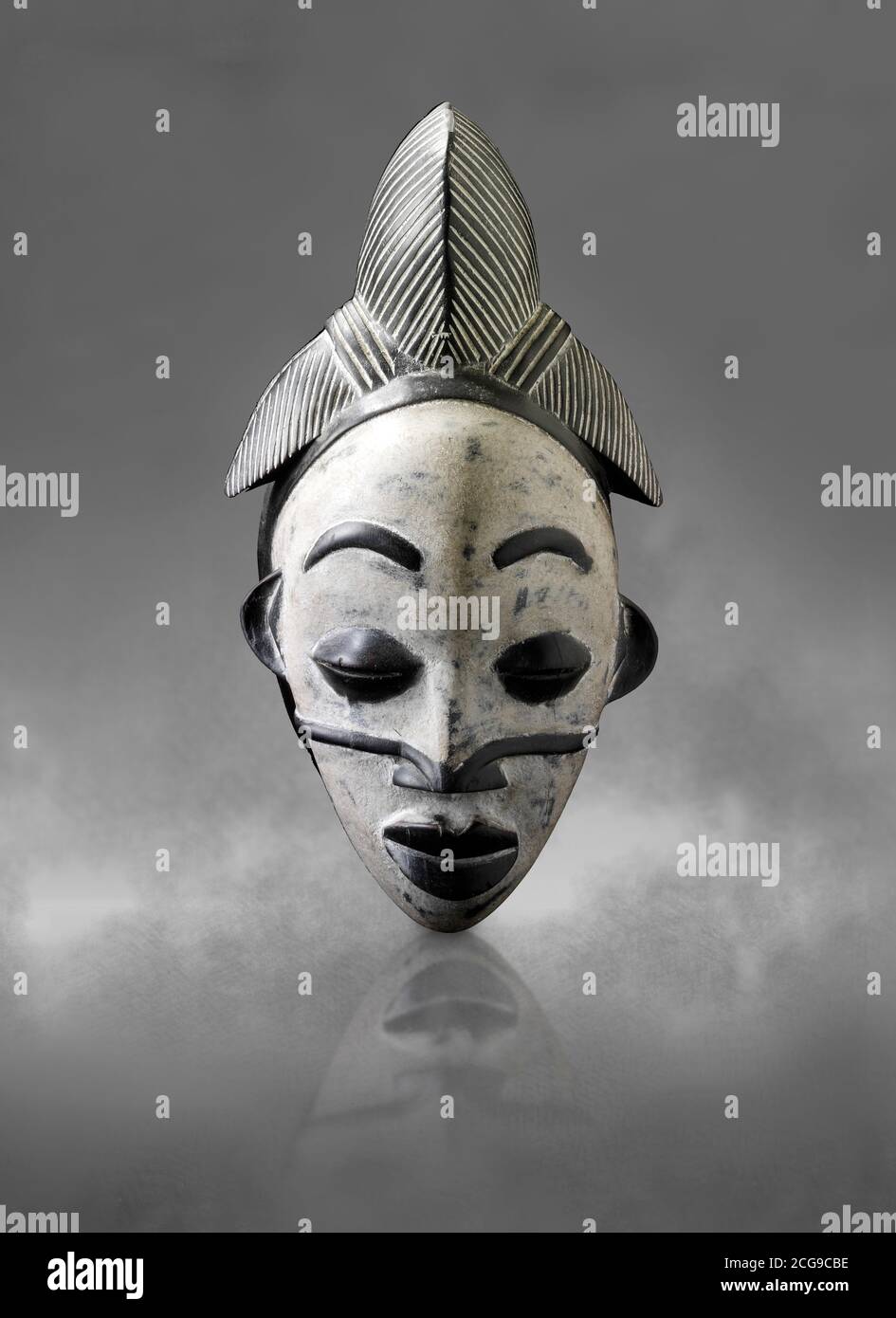Tribal ritual hi-res stock photography and images - Alamy
