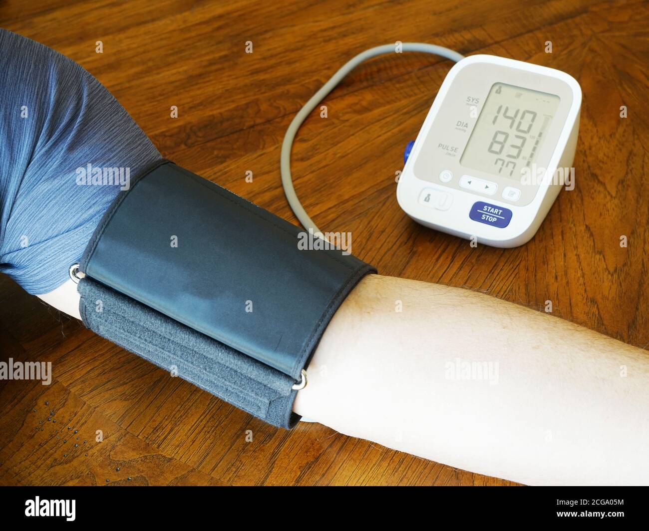 Blood pressure cuff senior hi-res stock photography and images - Alamy