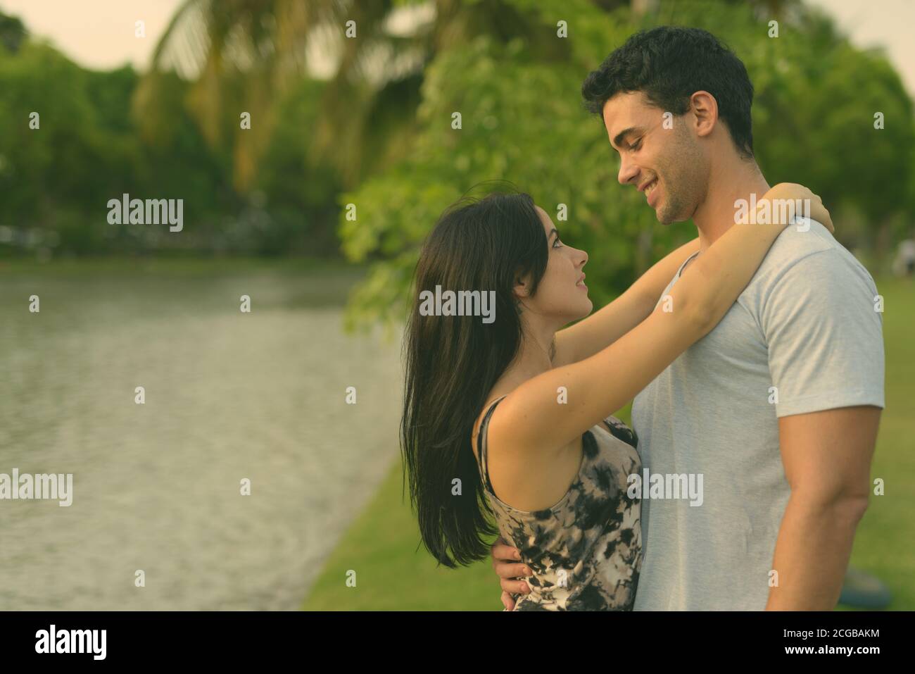 Smiling hispanic male female hi-res stock photography and images - Alamy