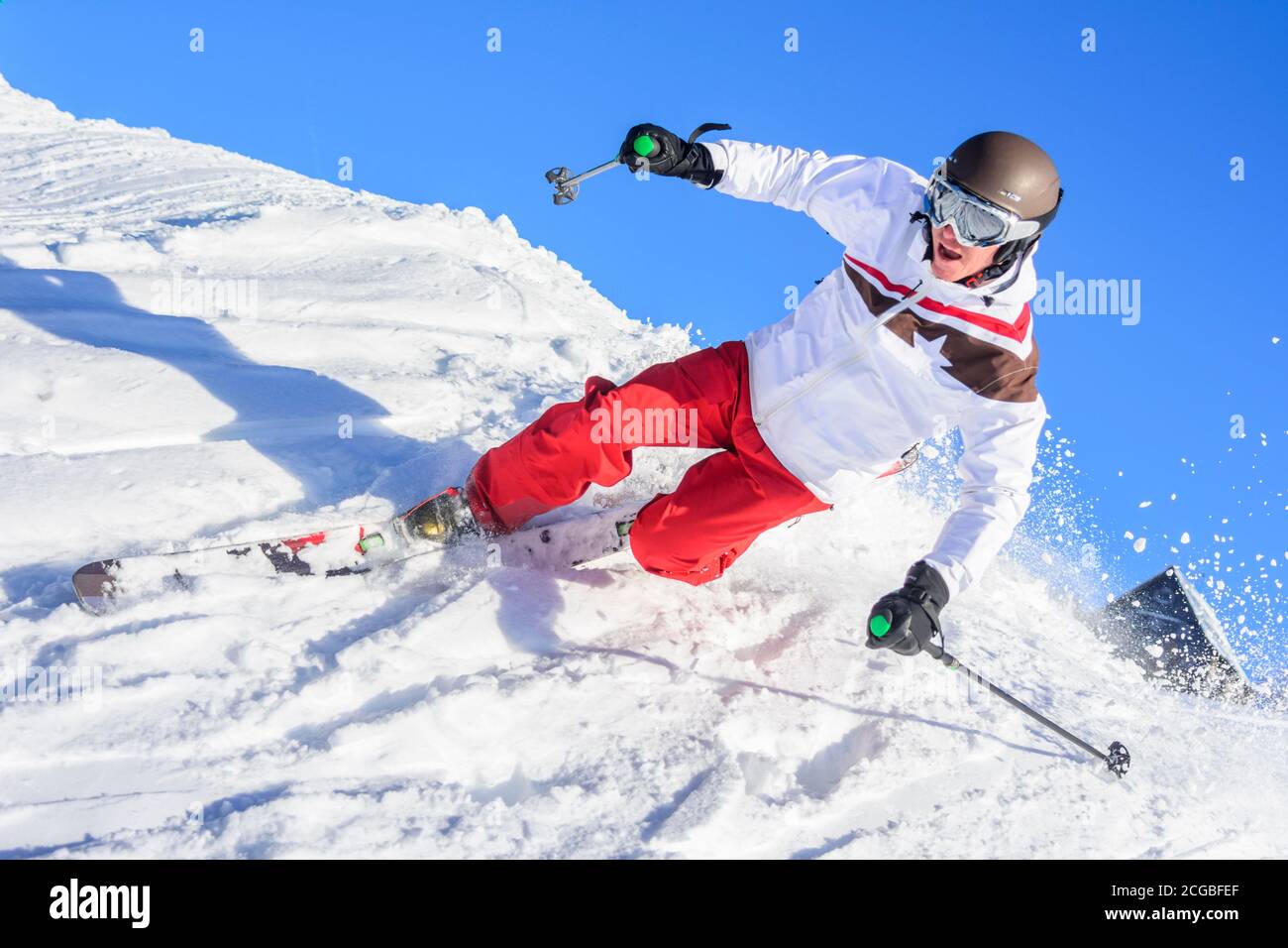 Telemark, an alpine skiing technique for sporty skiers. The trick with the kink and the free