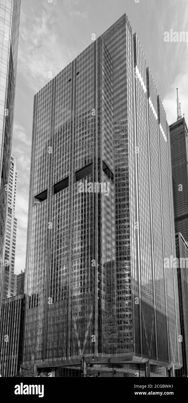 A day shot of  111 S. Wacker Drive Chicago, USA 2005. Stock Photo