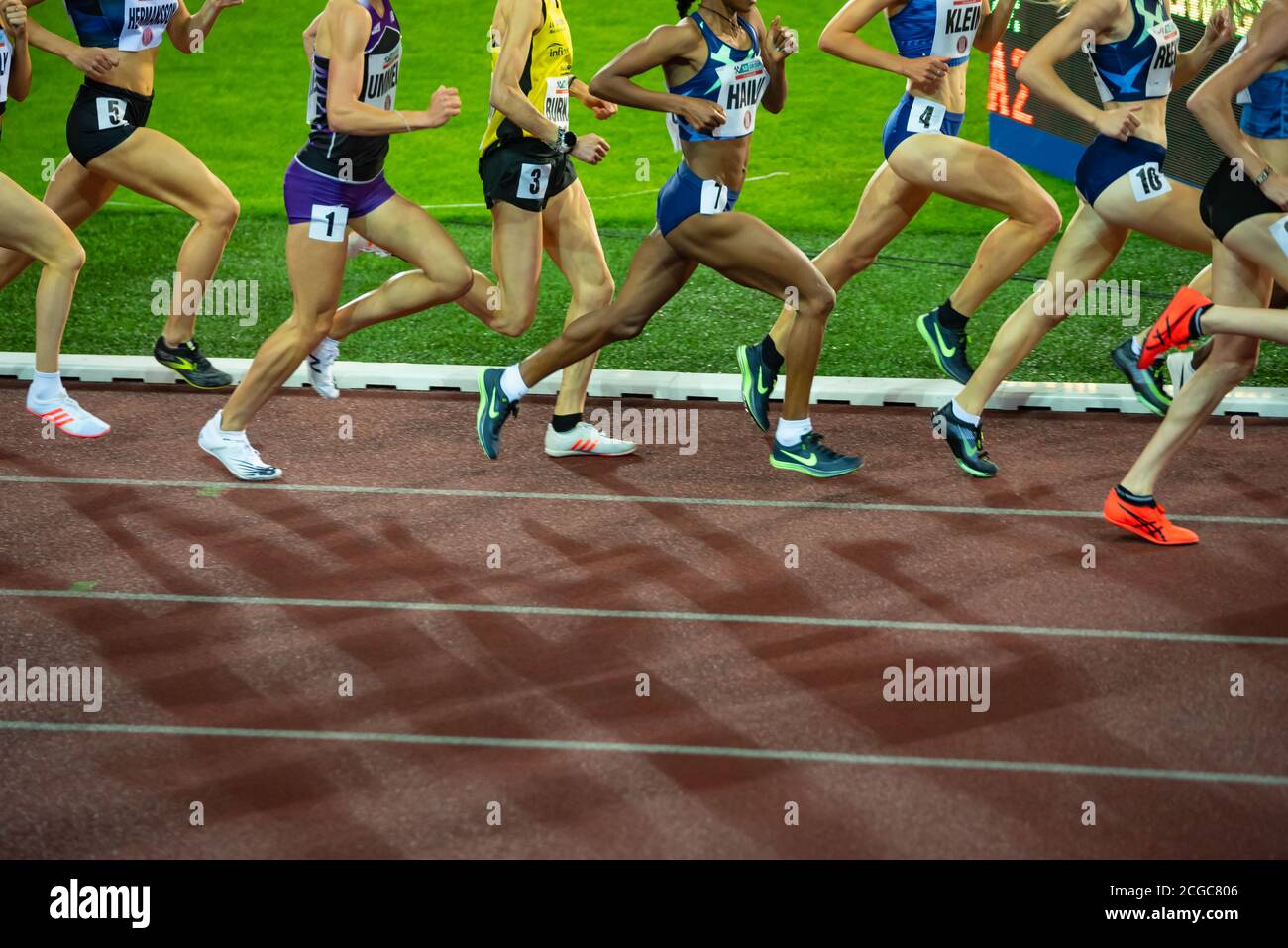 Obligatorio Móvil Estallar OSTRAVA, CZECH REPUBLIC, SEPTEMBER. 8. 2020: Legs of professional athletes  on track and field race wearing controversial Nike running shoes. Air Zoom  Stock Photo - Alamy
