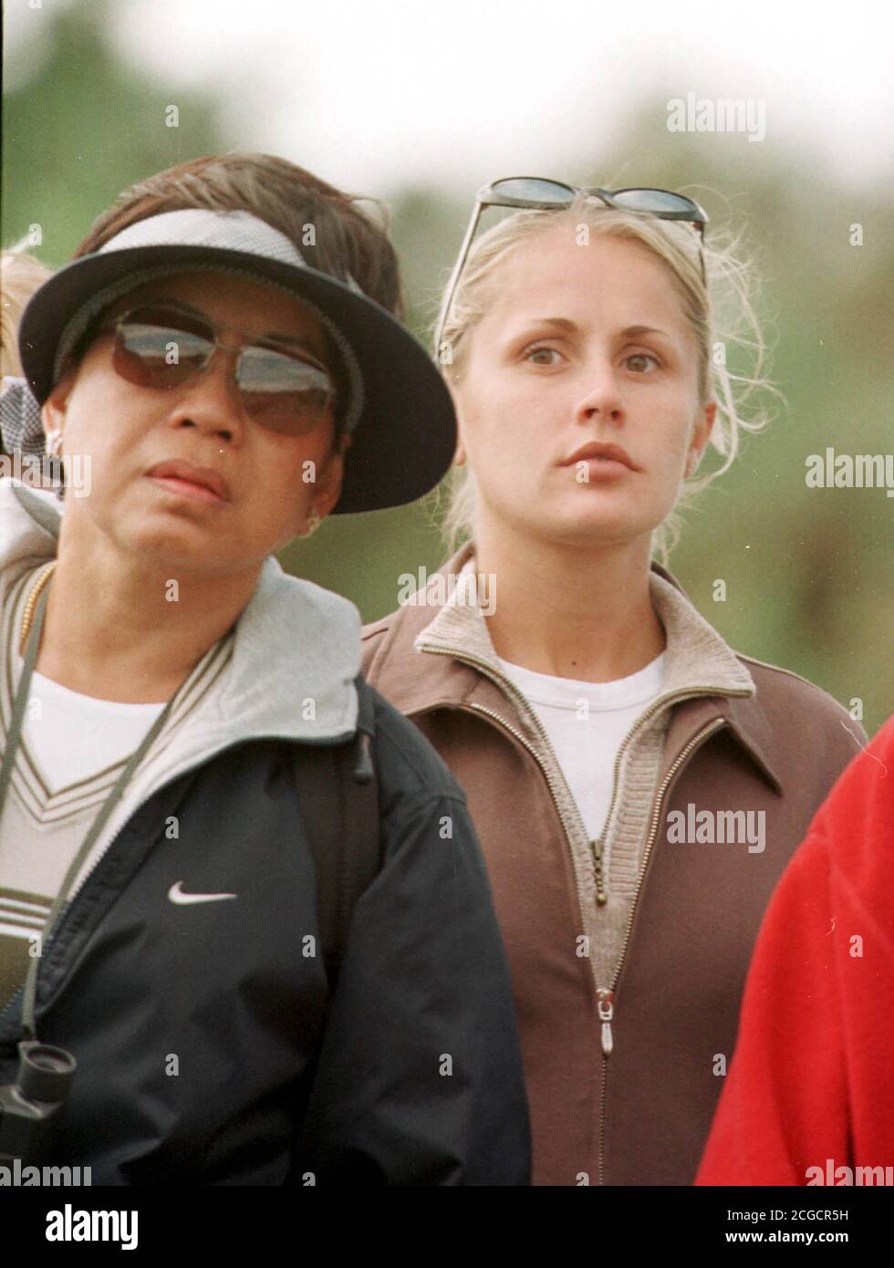 JOANNA JAGODA, GIRLFRIEND OF TIGER WOODS WATCHES AT THE BRITISH OPEN GOLF TOURNAMENT. ROYAL BIRKDALE, ENGLAND 15/6/1998  PHOTO CREDIT : © MARK PAIN Stock Photo