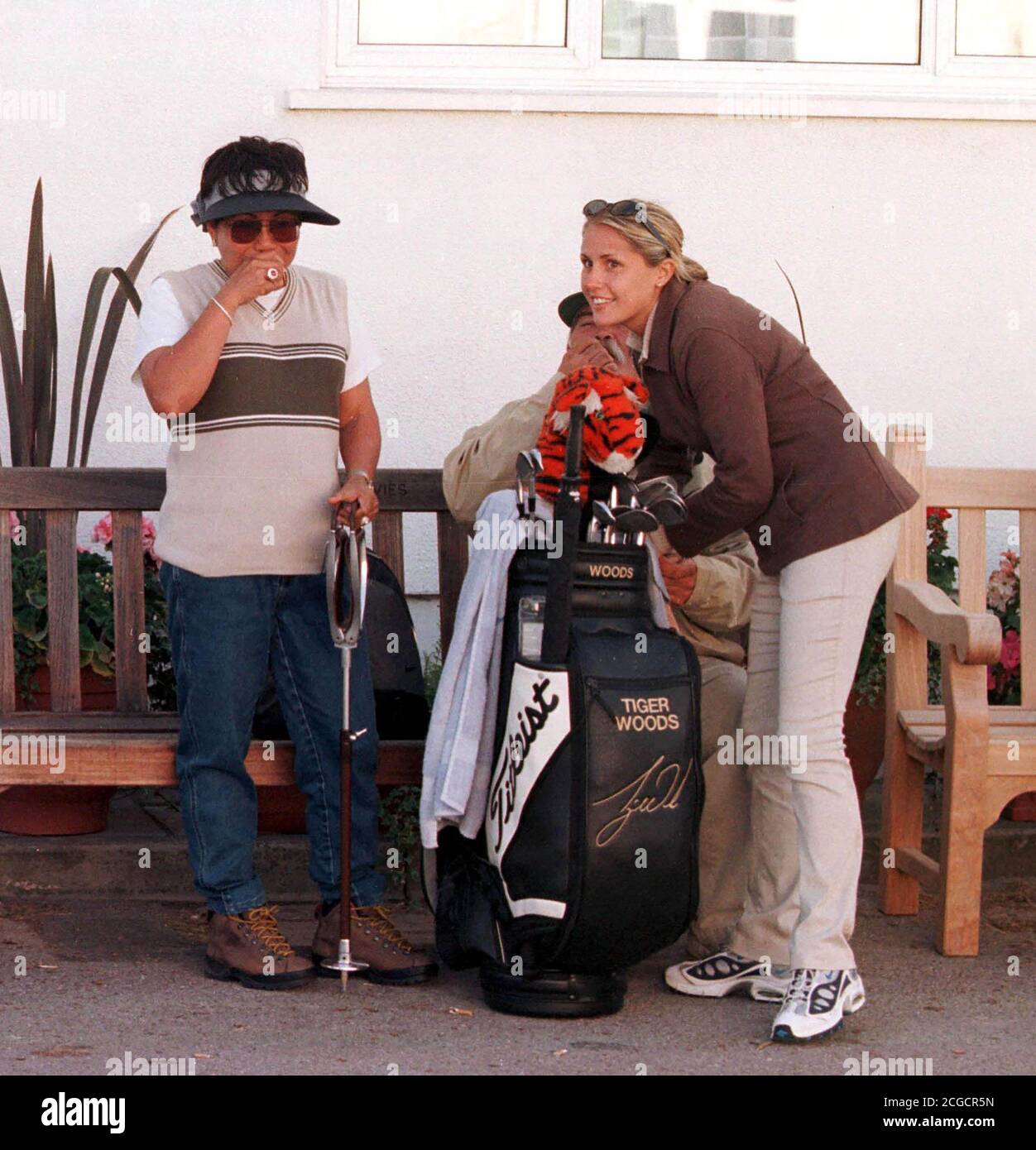 JOANNA JAGODA, GIRLFRIEND OF TIGER WOODS WATCHES AT THE BRITISH OPEN GOLF TOURNAMENT. ROYAL BIRKDALE, ENGLAND 15/6/1998  PHOTO CREDIT : © MARK PAIN Stock Photo