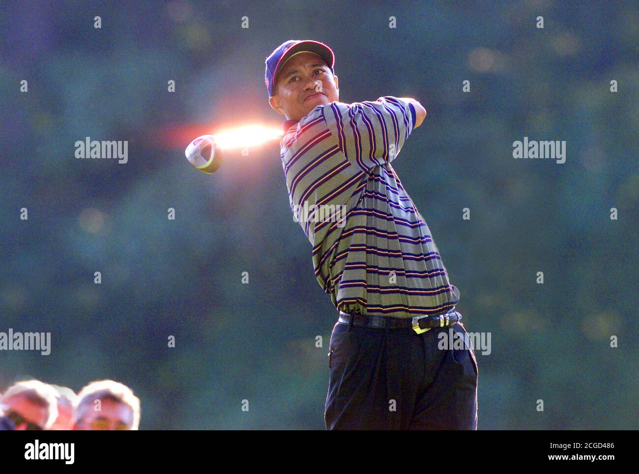 TIGER WOODS DRIVER CATCHES THE EARLY MORNING SUNLIGHT, 1999 RYDER CUP, BROOKLINE COUNTRY CLUB, USA. 24/09/1999  PHOTO CREDIT : © MARK PAIN / ALAMY Stock Photo