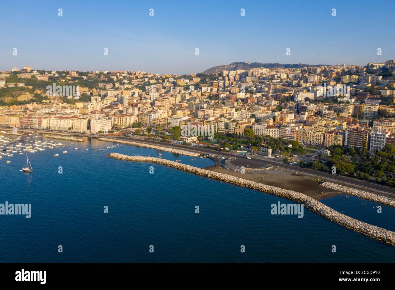Mappatella beach, tipica spiaggia popolare napoletana Stock Photo Alamy
