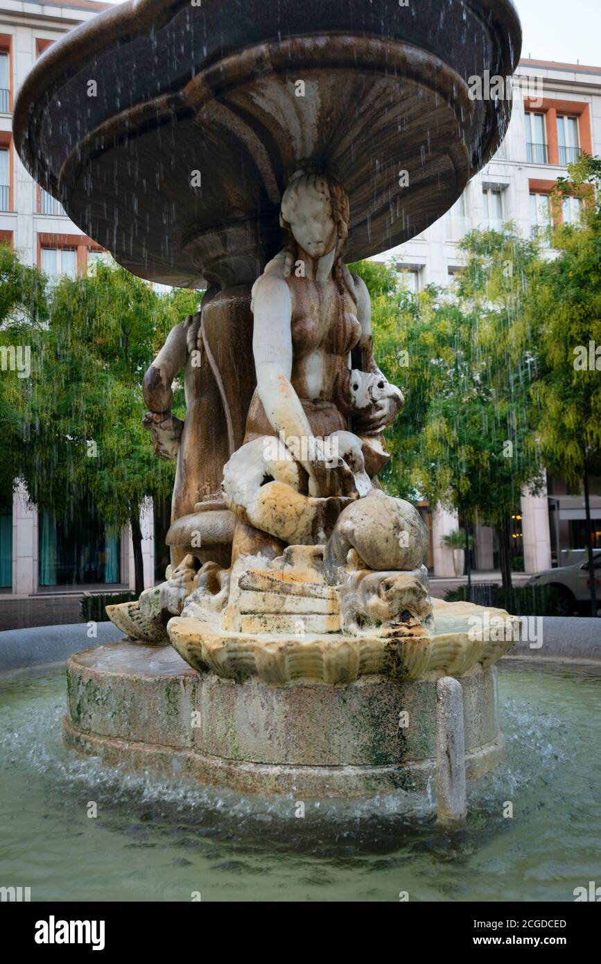 Italy, Lombardy, Milan, Piazza Fontana Square, Fountain by Giuseppe  Piermarini Architect Scuplture by Giuseppe Franchi Sculptor Stock Photo -  Alamy