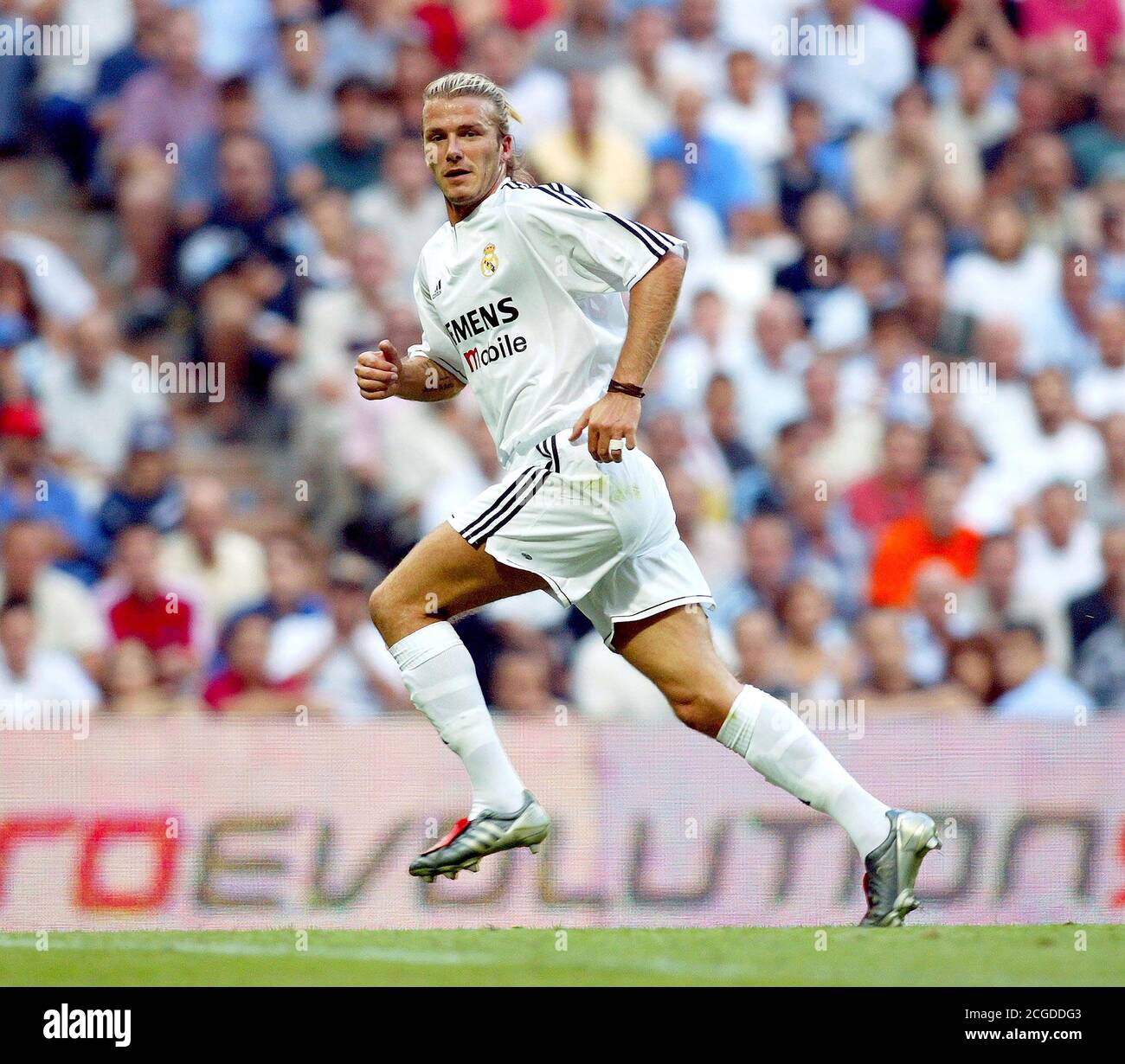 Beckham real madrid 2003 hi-res stock photography and images - Alamy
