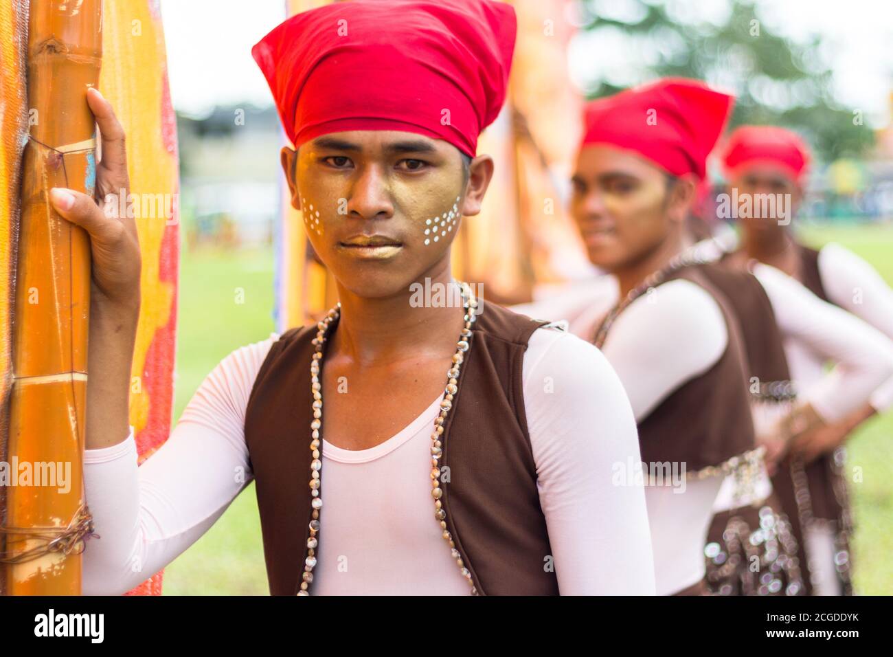 Philippine costume costumes hi-res stock photography and images - Alamy